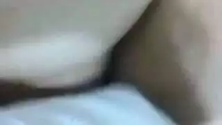 فتاة سعودية مثيرة تأخذ قضيب عراقي صلب وتئن للمزيد