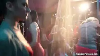 فتيات ساقطات في حفلة صاخبة يمارسن الجنس بشراسة