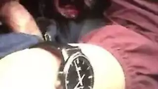 محجبة تأخذ سائله المنوي مشهد جنس صريح في السيارة