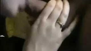شقراء ماهرة تمص زبًا كبيرًا بشغف حتى يقذف بقوة