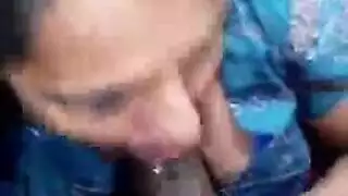 الزوج الجميل يقبل