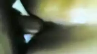 عاهرة مصرية تفتح ساقيها على مصراعيها من أجل نيك مهبل مكثف