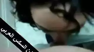 عيادة خاصة: مراهقة مصرية تمتلئ بسائل الطبيب المنوي