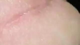 رجل يستنمي على امراة