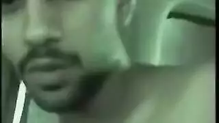 حركة في المقعد الخلفي للجيب: ثنائي عربي في فيلم إبافي خفي