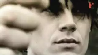 ثلاثي وقح في وقت الاستحمام مع إنهاء بالقذف الداخلي