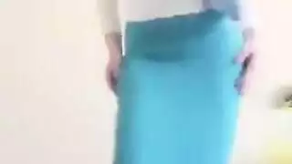 فتاة القرية المصرية تظهر انحنائها الطبيعية في إباحية صريحة