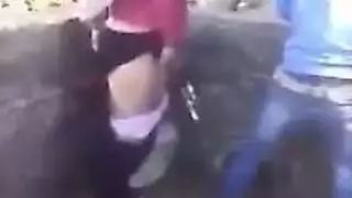 مضاجعة في الأرض الزراعية – إباحية قاسية في الخارج