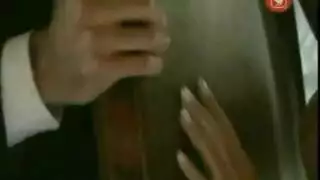 فتيات صغيرات يستكشفن الرغبات المثلية
