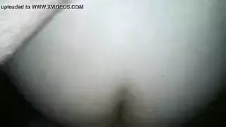 زوج ديوث يصور زوجته في علاقة جماعية