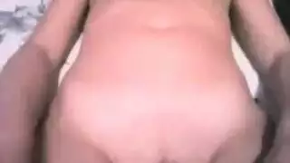 حلويات ذوات صدور كبيرة في مشهد إباحي صريح