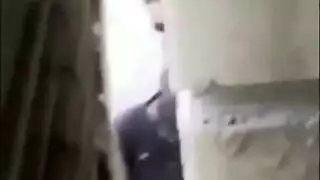تتناك تحت السلم سكس مصرى
