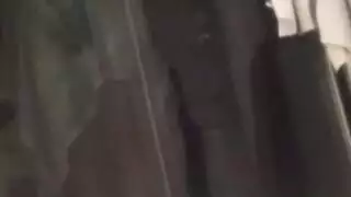 تجسس إباحي: جلسة استمناء غير مرئية في الحمام