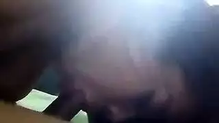 جنس فموي عام على الدرج: بلع كل قطرة مني