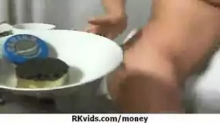 مطيع طعام غريب