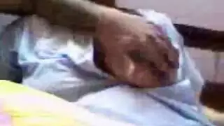 خيال ثنائي الجنس: ربات منازل مستعبدات لجماع جماعي