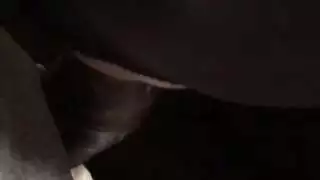 فتاة سوداء ممتلئة الجسم تمارس جنسًا عنيفًا مع شاب أبيض مثير