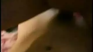 قذف داخلي في عيد ميلادها من قضيب صديقتها الكبير