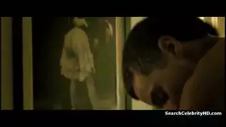 تحلب زبه بيدها وهوي نايم