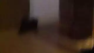 إسقاط فاتنة شقراء ساخنة كارلي جيمس هو الحصول على حنجرة في هذا الفيديو المتشددين المدهش