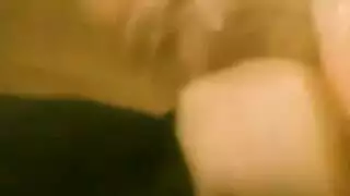رجل إيطالي يضاجع فرج زوجة متزوجة