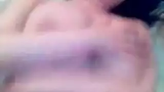 صدر ضخم وفرج مبلل في فيلم إباحي