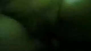 مراهقة تدلك بظرها حتى تبلغ النشوة