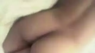 محجبة تستمني وتئن بصوت عال في جلسة كاميرا