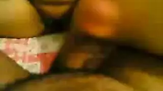 العاهرة الممتلئة ذات الأثداء العملاقة تحصل على نيك وجه