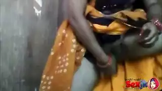 الزي الوطني يُخلع من أجل جنس صعب بقضيب اصطناعي