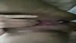 جلسة انفرادية شديدة: شاب شرقان ينيك كسها الضيق بعمق