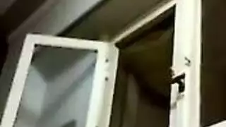 متلهفة للقضيب، تركبه بعنف وعمق