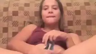 تركيز على الفرج: ناشوا تفتح وتملأ نفسها أمام الكاميرا