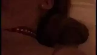 شقراء تمص ذب حصان