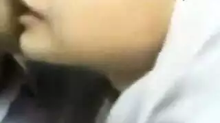 عاهرة محجبة تبلع السائل المنوي بعد مص شديد