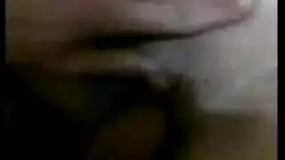 إباحي عنيف: قضيبه يملأ فرجها المحروم بعمق