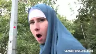 فرنسية مسلمة تبلع السائل المنوي بعد جلسة مص ونيك خارجية