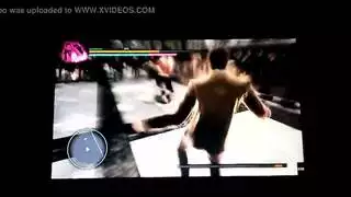 بورن خارجي: رجل أصلع يسيطر على امرأة آسيوية أكبر سناً