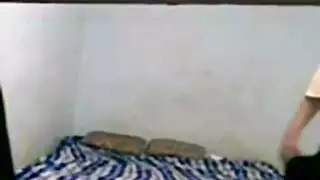 رجل مصري ينكح عاهرة في مشهد بيت دعارة إباحي
