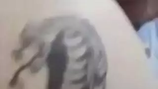 بتترقص طيزها عشان زبة يقف