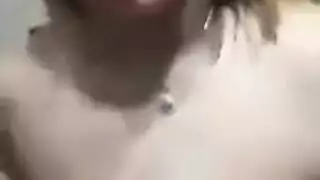 لقاء فيسبوك خجول يتوسل الظلام قبل جنس عنيف