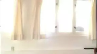 جسم تابريا الصغير في حركة إباحية صيفية
