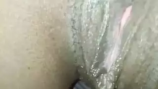 هانكس بويستيب تُحشى بقضيبين غليظين