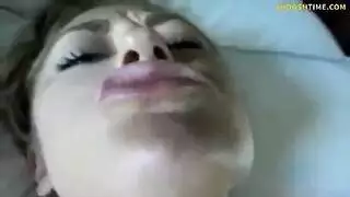 فتاة غبية صنم وجه