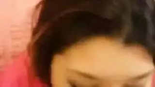 الحلوة الممتلئة تظهر مهاراتها المثالية في المص فورًا