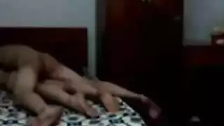 جلسة جنس جوي مع مراهقة شقراء ورجل استوديو أكبر سنًا