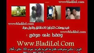 مشهد إباحي: زوجة خائنة تتعرض للضرب من أخو الزوج