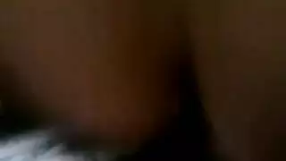 طاقم الفندق ينيكون فتاة سكرانة في حمام الموظفين
