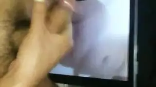 يحول صديقها السابق زميل السكن إلى رفيق للمتعة الجنسية