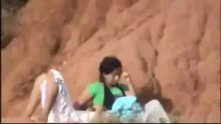 كس عربي يُنك على حافة جبلية خلابة
